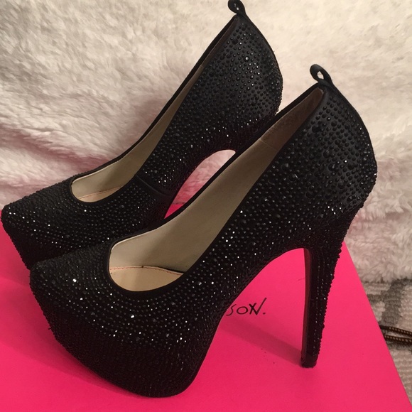 size 6 heels